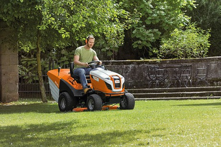 Traktor ogrodowy RT 6127 ZL STIHL