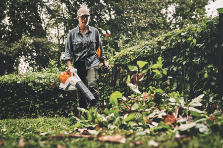 Dmuchawa akumulatorowa BGA 250, bez akumulatora i ładowarki STIHL